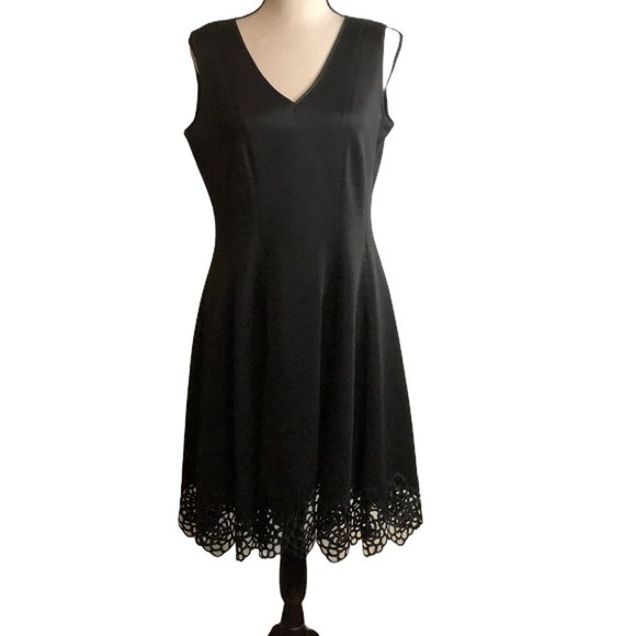 Leslie Fay Dresses & Skirts - Leslie Fay Sheath Lace Black Sleeveless Dress